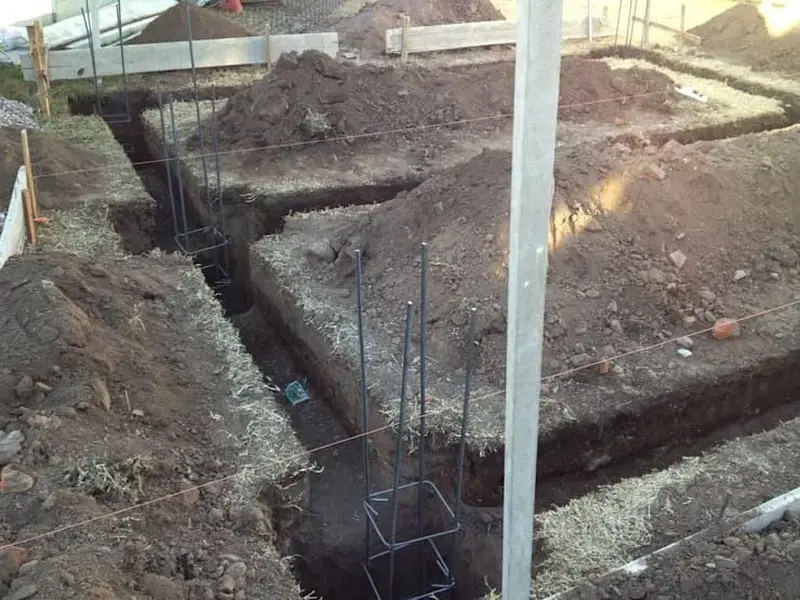 Ejecución de fundaciones de hormigón armado en obra industrial